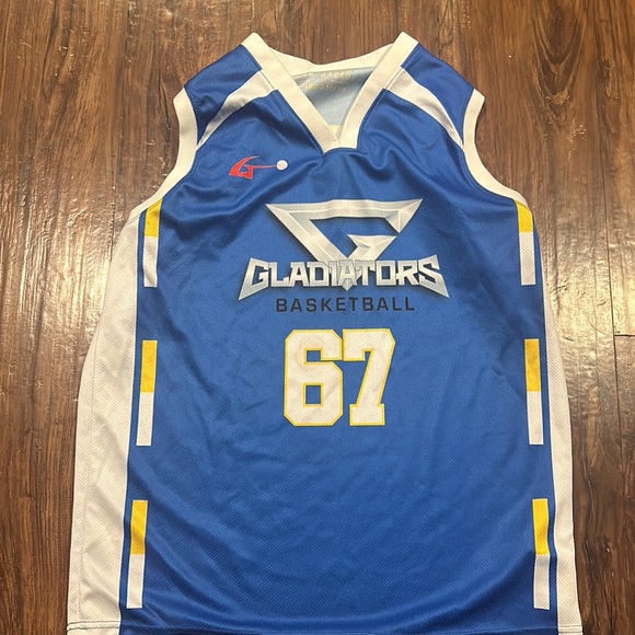 Basketball jersey - Picture 1 of 2